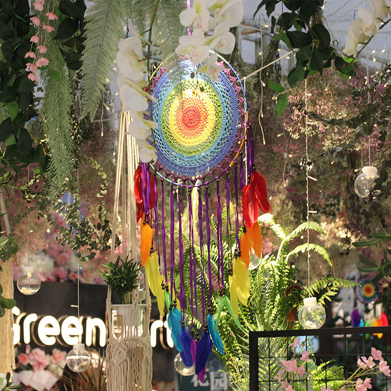 Attrape rêves 3D tipi amérindien avec plumes et pierre Attrape rêves 3D tipi amérindien avec plumes et pierre